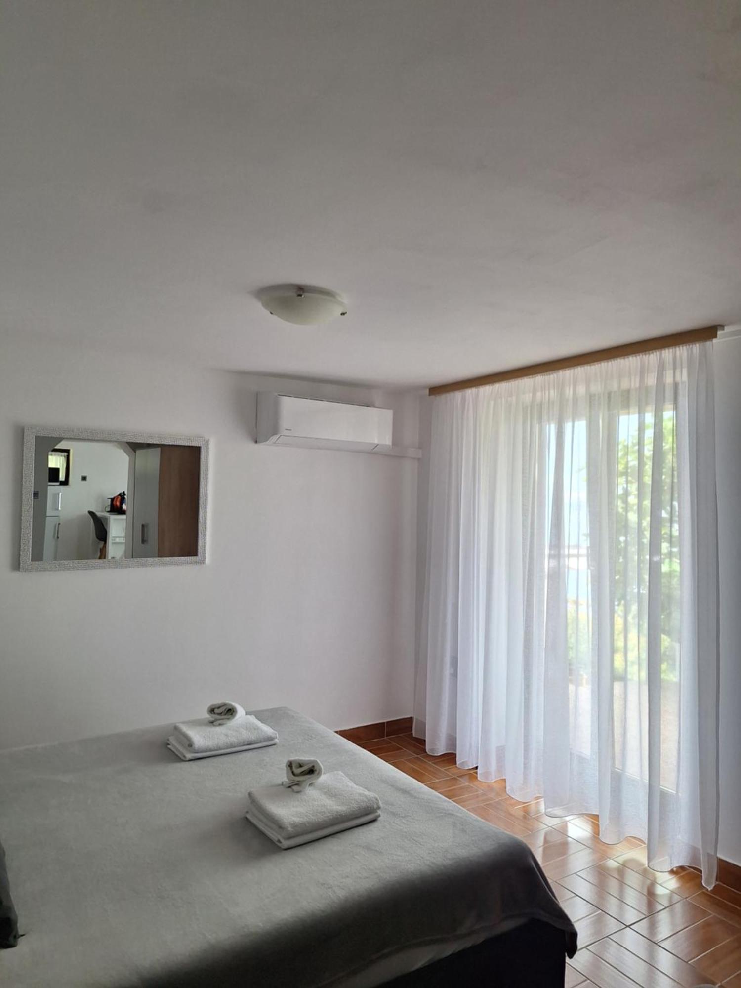 Feral Apartment Sveti Juraj Exterior photo